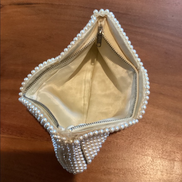 Vintage Zipper Clutch - Picture 4 of 5